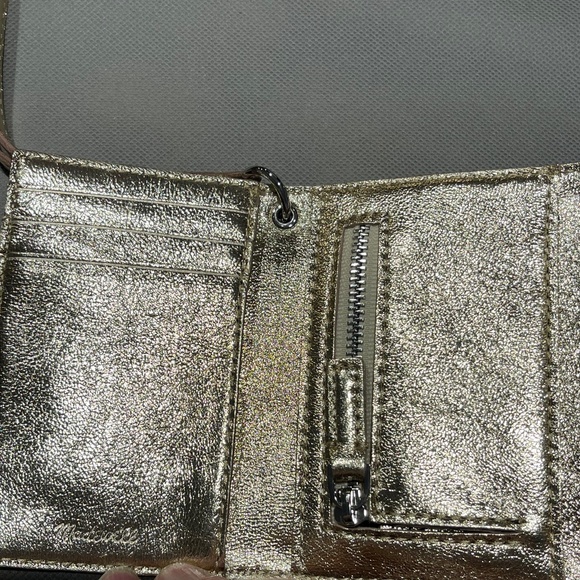 Madewell Card Case Wristlet in Metallic Leather, Light Gold Metallic - NWT - Picture 4 of 6